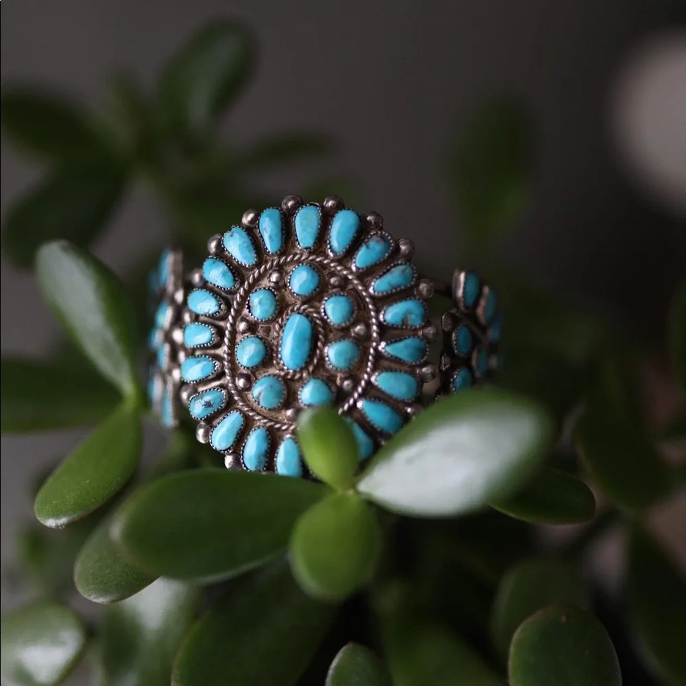 Vintage Zuni Blossom cuff - Picture 3 of 6